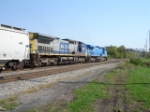 CSXT 7909 & CSPT 7928 EB approaching the EB Signal Bridge on the #1 Track